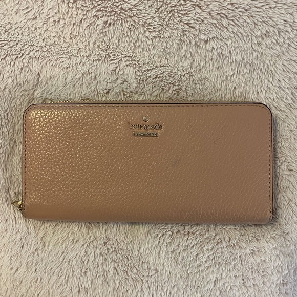 Kate Spade Wallet - Picture 1 of 3